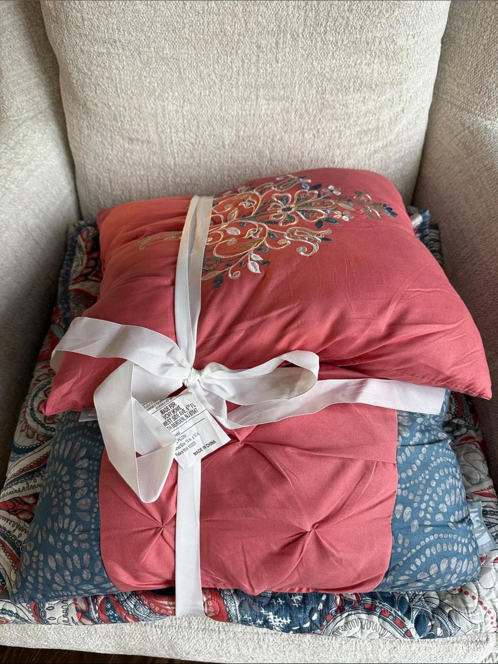 NEW VCNY Home Casa Re'al 5 -Piece Coral Full/Queen Quilt Set